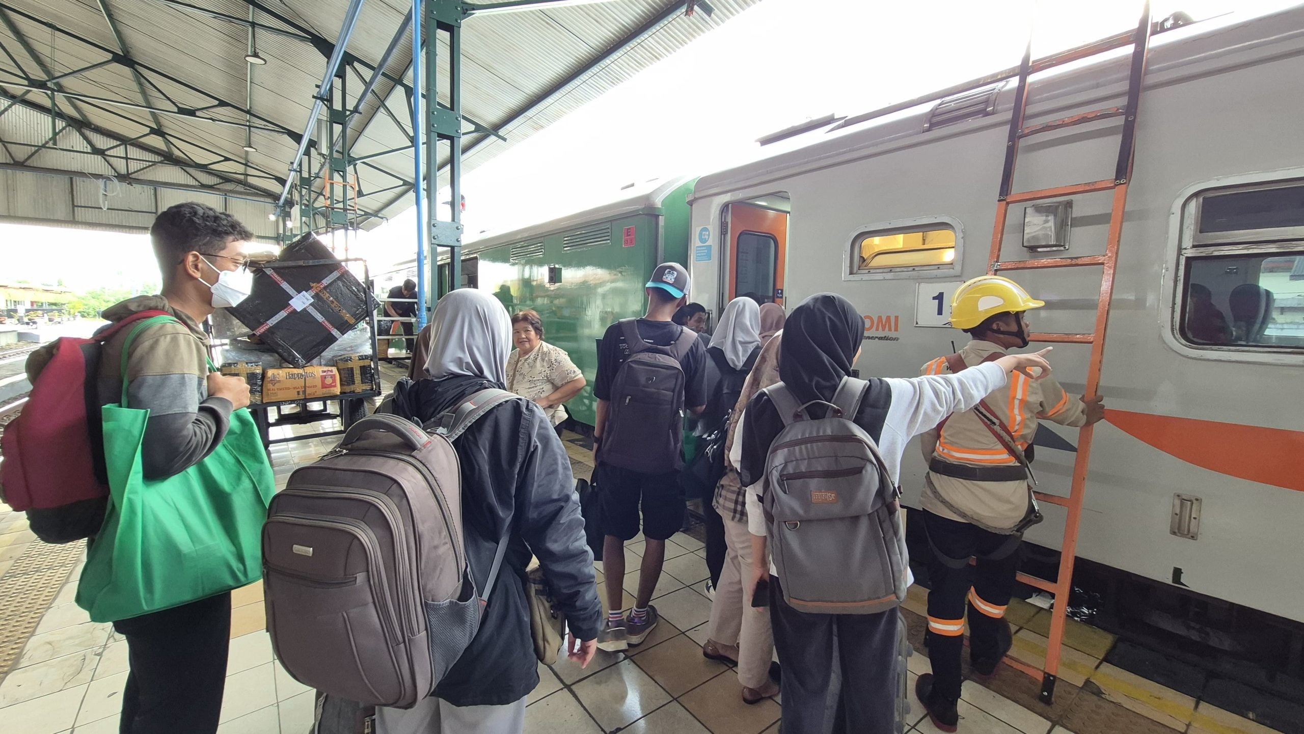 Libur Tahun Baru Islam, 18.737 Penumpang Padati Stasiun di Daop 7 Madiun