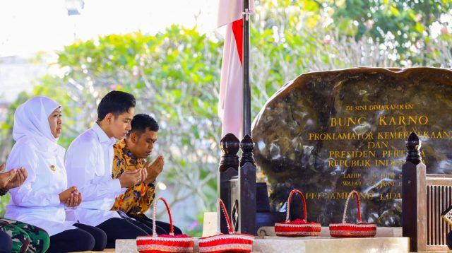 Ziarah Mendadak Gibran ke Makam Bung Karno, Tanpa Mobil Kepresidenan Tapi Tetap Berkesan