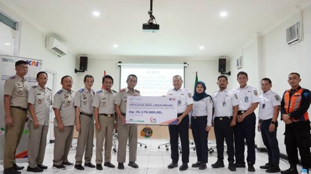 Rumah Quran Hingga BPN Dapat Bantuan, KAI Daop 7 Madiun Salurkan TJSL Lintas Sektor