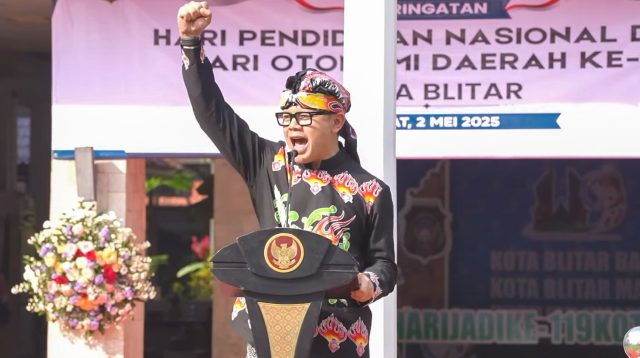 Upacara Hardiknas di Kota Blitar, Wamendagri Bima Arya Titip Pesan Pendidikan Berkarakter