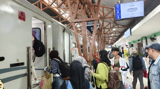 Libur Panjang Kenaikan Isa Almasih, 2.323 Penumpang Berangkat dari Stasiun Blitar