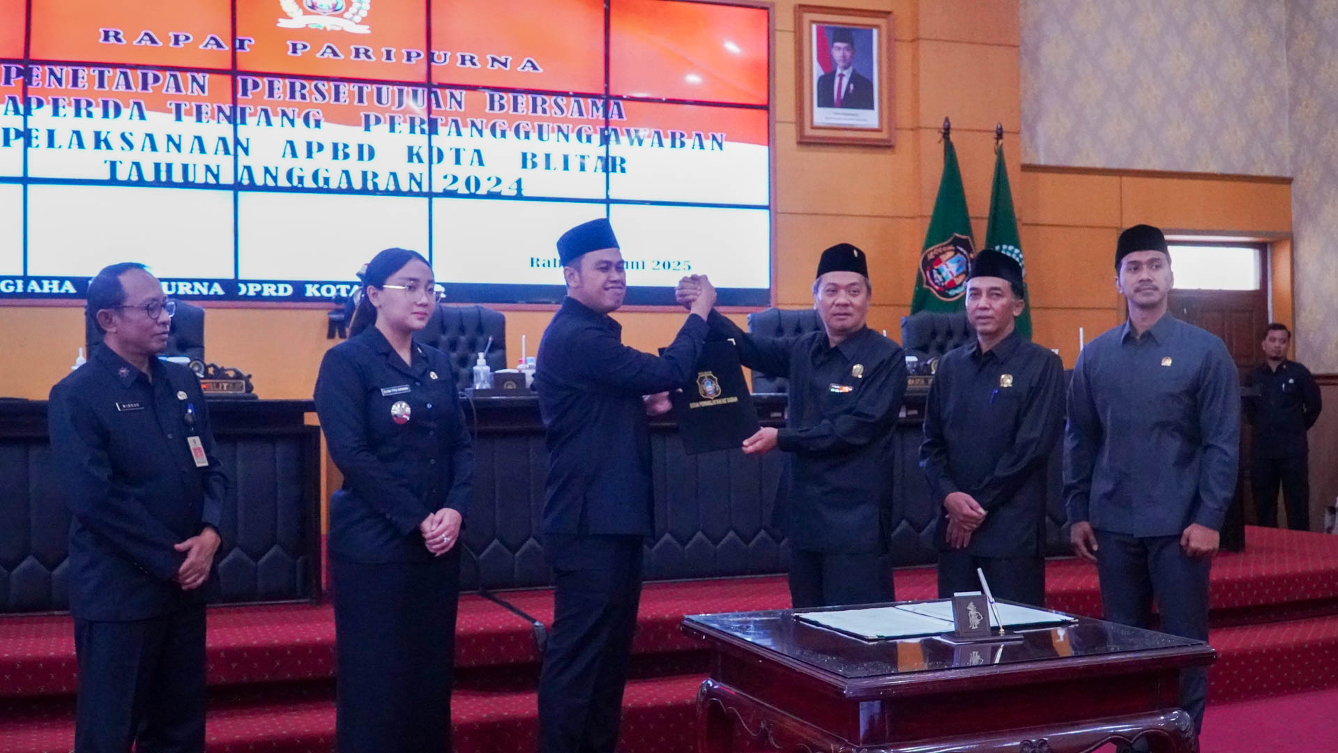 DPRD Kota Blitar Setujui Raperda Pertanggungjawaban APBD 2024, Sinergi Eksekutif dan Legislatif Ditekankan