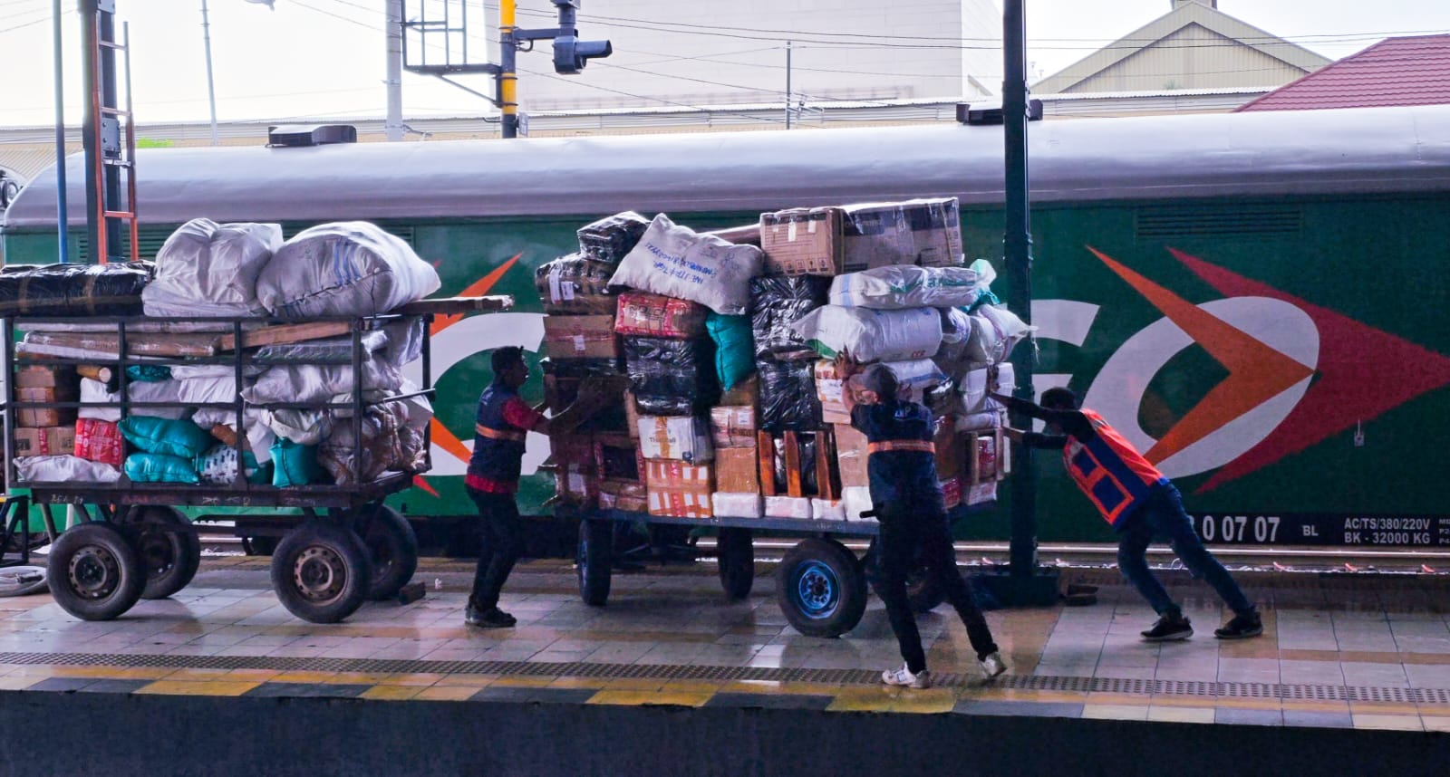 Angkutan Barang KAI Daop 7 Madiun Naik Tajam, Tembus 18.455 Ton di Semester Pertama 2025
