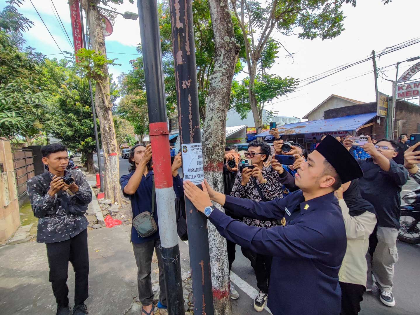 Pemkot Blitar Rugi 200 Juta Pertahun, Mas Ibin Segel Vendor Internet Nakal