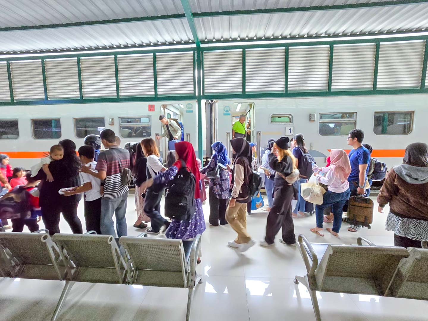 Libur Panjang HUT RI 2025, KAI Diskon Tiket 20 Persen