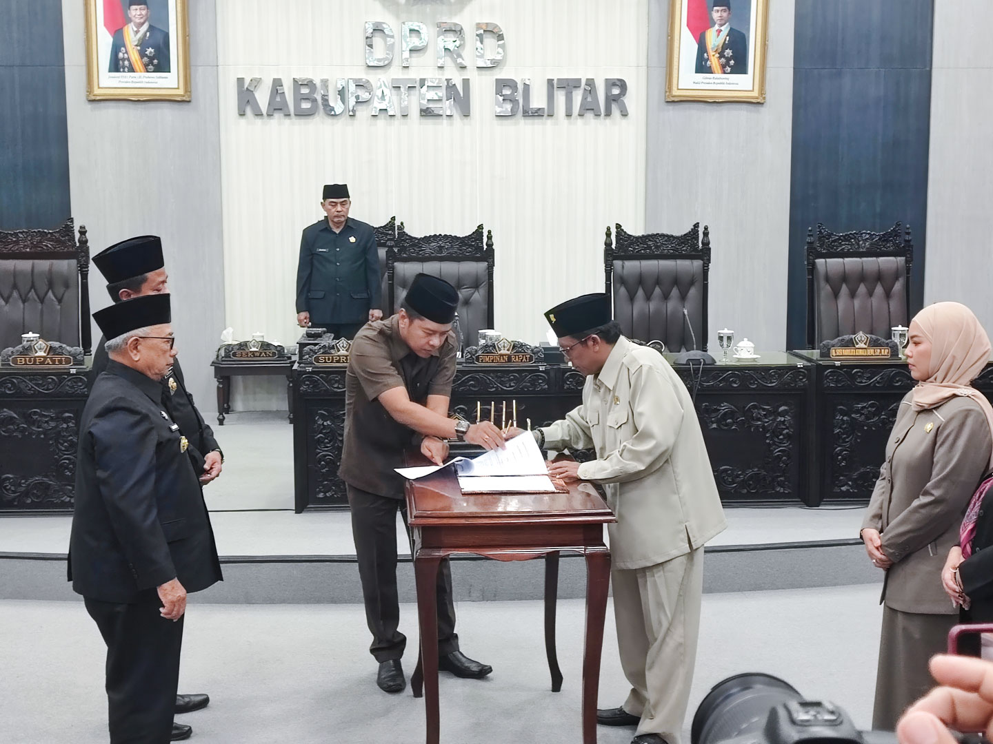 DPRD Kabupaten Blitar Gelar Paripurna Penandatanganan Nota Kesepakatan Perubahan KUA PPAS 2025