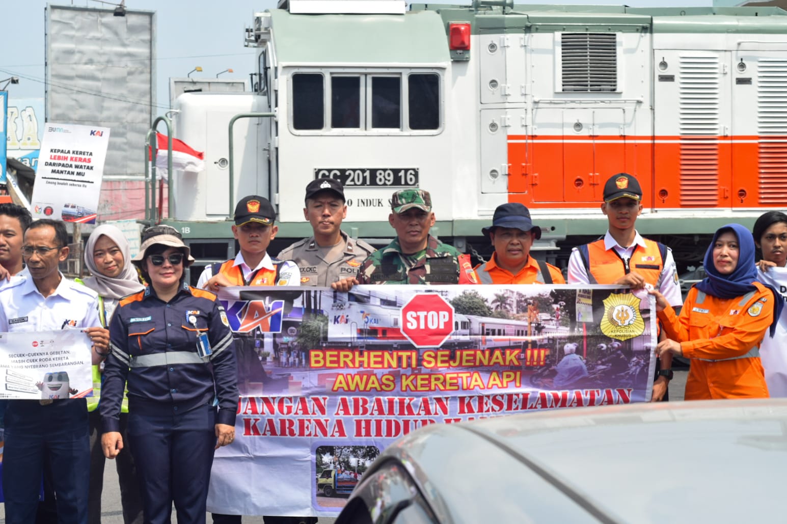 Merdeka dan Selamat, PT KAI: Hati-hati di Perlintasan Sebidang Kereta Api