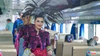 Batik Berpadu Rel: KAI Daop 7 Madiun Fashion Show di Atas Kereta Peringati Hari Batik Nasional