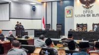 Bupati Blitar Rijanto menyampaikan jawabannya atas pandangan umum fraksi fraksi DPRD terhadap Raperda APBD 2026 Jawab Pandangan Umum Fraksi DPRD, Bupati Rijanto Tegaskan Efisiensi dan Kolaborasi Jadi Kunci APBD Blitar 2026