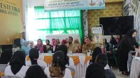 Disnaker Kabupaten Blitar saat membuka uji kompetensi profesi berbasis BNSP pada Cluster Pelatihan Make Up Artis di bulan Juni 2025 Disnaker Kabupaten Blitar Gelar Pelatihan DBHCHT Bersertifikat BNSP: Buktikan Kompetensi, Dunia Usaha Lebih Percaya