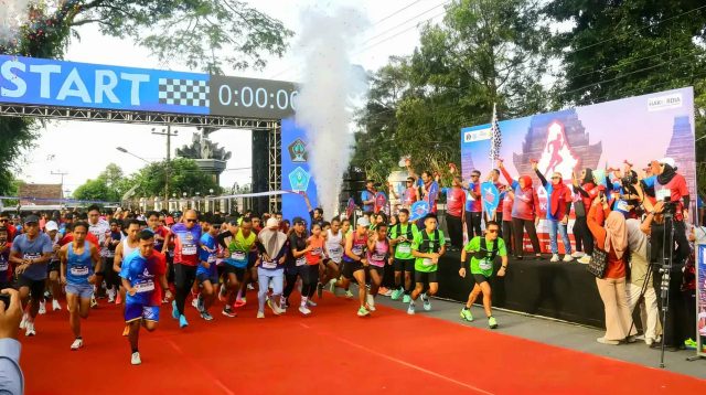 Lewat PENATARUN HKN 2025, RSUD Ngudi Waluyo Wlingi Satukan Tenaga Kesehatan dan Warga dalam Budaya Olahraga