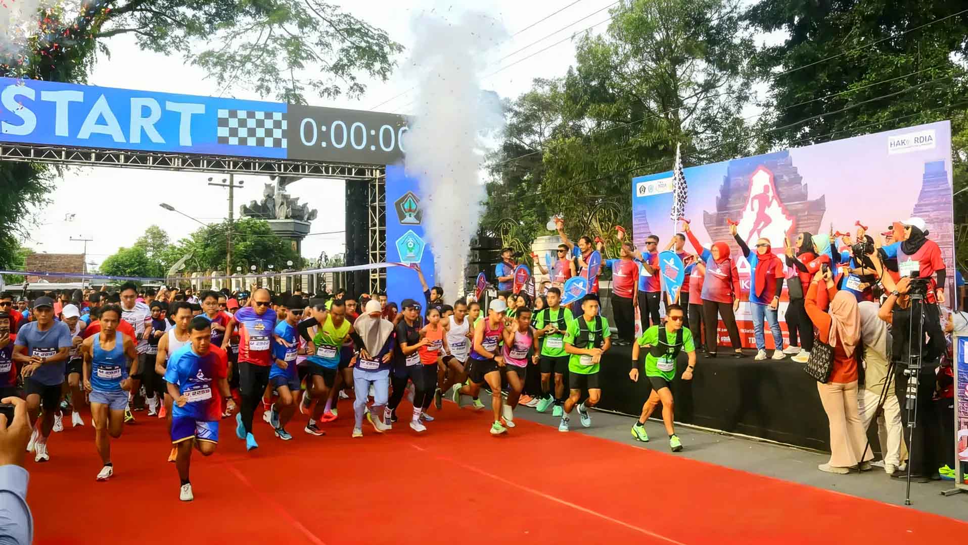 Lewat PENATARUN HKN 2025, RSUD Ngudi Waluyo Wlingi Satukan Tenaga Kesehatan dan Warga dalam Budaya Olahraga