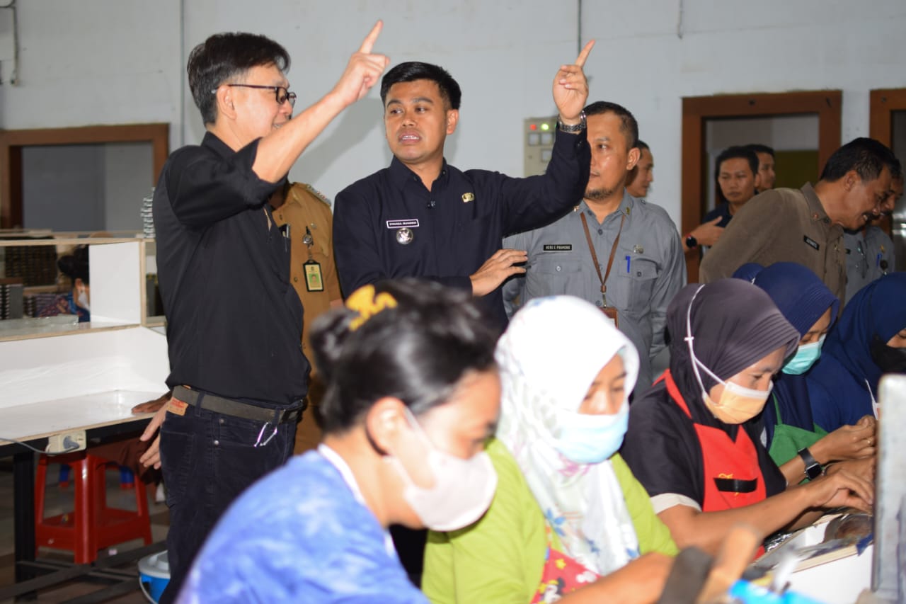 Investor Mulai ‘Serbu’ Kota Blitar, Mas Ibin Resmikan Pabrik Rokok CV Kian Jaya