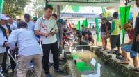 Mas Ibin Ikut Mancing Bareng Warga Blitar: Ikan Tak Dapat, Kebahagiaan Masyarakat Jadi Hasil Terbaik