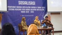 Kepala Dinas PUPR Kota Blitar Erna Santi membuka sosialisasi Perda RTRW Kota Blitar tahun 2025 2045 RTRW 2025–2045: Upaya Pemkot Blitar Majukan Kota Dengan Tetap Jaga Keseimbangan Lingkungan