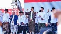 Wali Kota Blitar Mas Ibin (pakai jaket Banser) mengikuti istighosah akbar Harlah NU ke 100 di Stasion Supriyadi Kota Blitar Istighosah Harlah NU ke-100 di Blitar, Mas Ibin Ajak Warga Meneladani Ketulusan Ulama