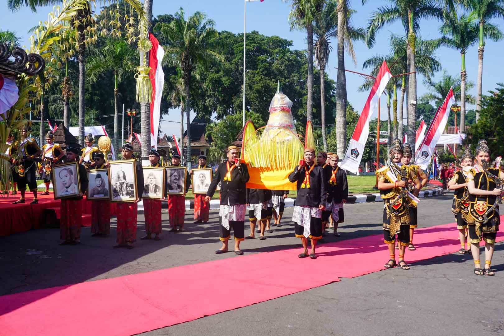 gunungan lima pisowanan agung hari jadi kabupaten blitar 702 rabu 5 agustus 2026