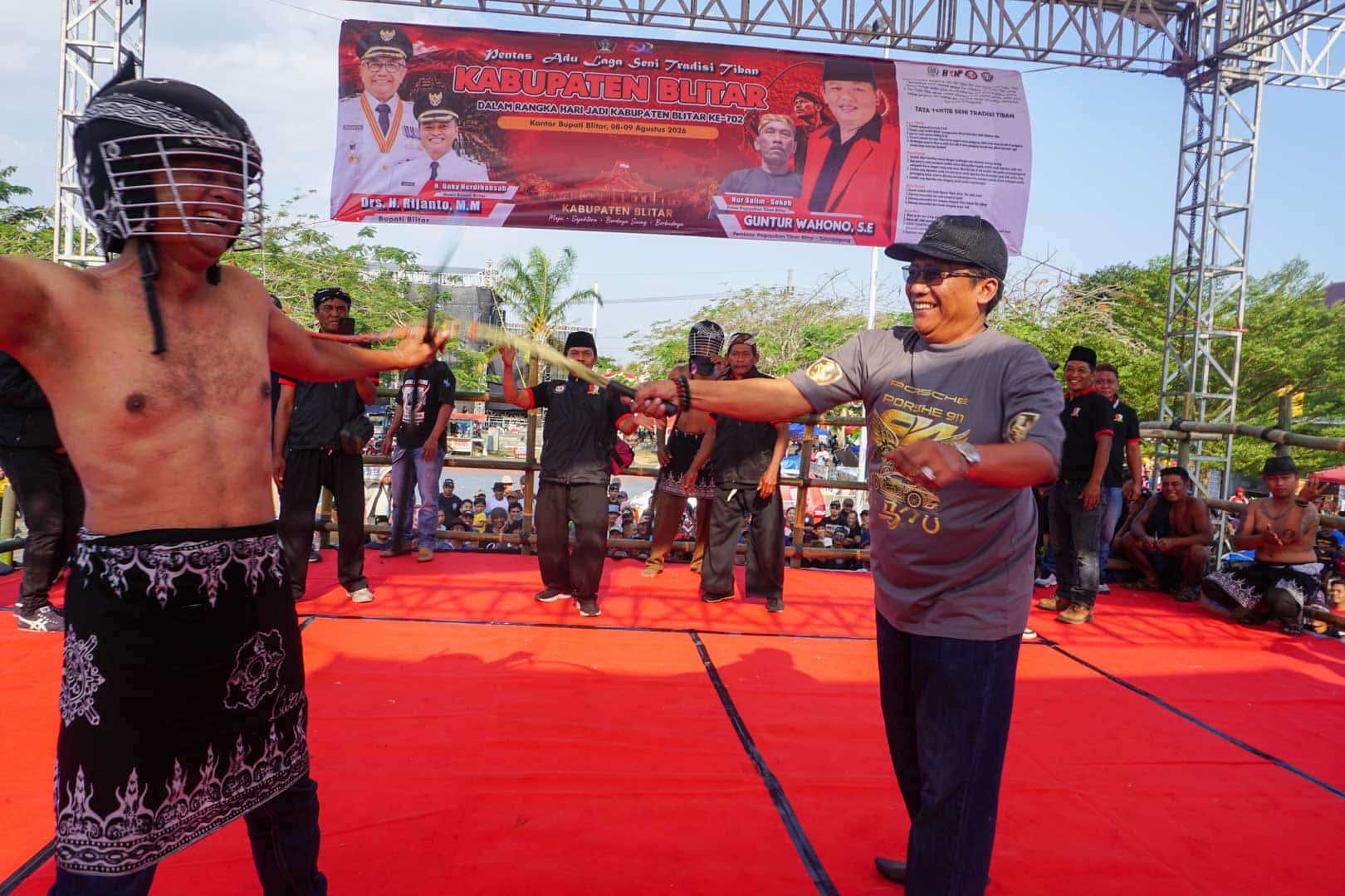 Ketua DPRD Kabupaten Blitar Supriadi Ikut Tiban Alun Alun Kanigoro Sabtu 8 Agustus 2026