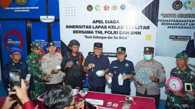 Operasi Gabungan di Lapas Blitar, Sejumlah Barang Terlarang Disita, Tes Urine 36 Orang Negatif