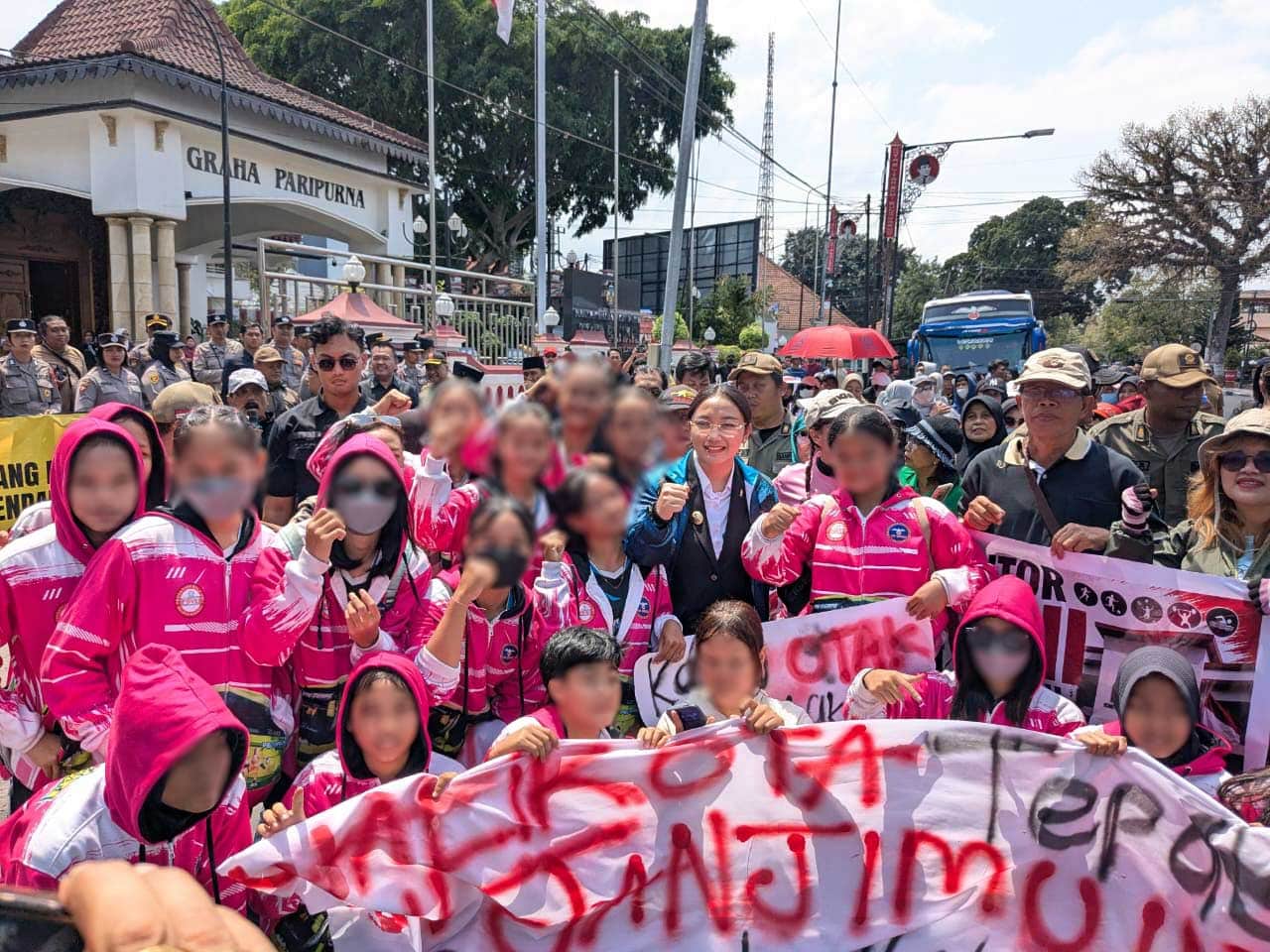 Diberi Dispensasi ‘Koordinasi Atlet’, 28 Pelajar Justru Ikut Demo KONI Dikomandoi Wawali Blitar Elim